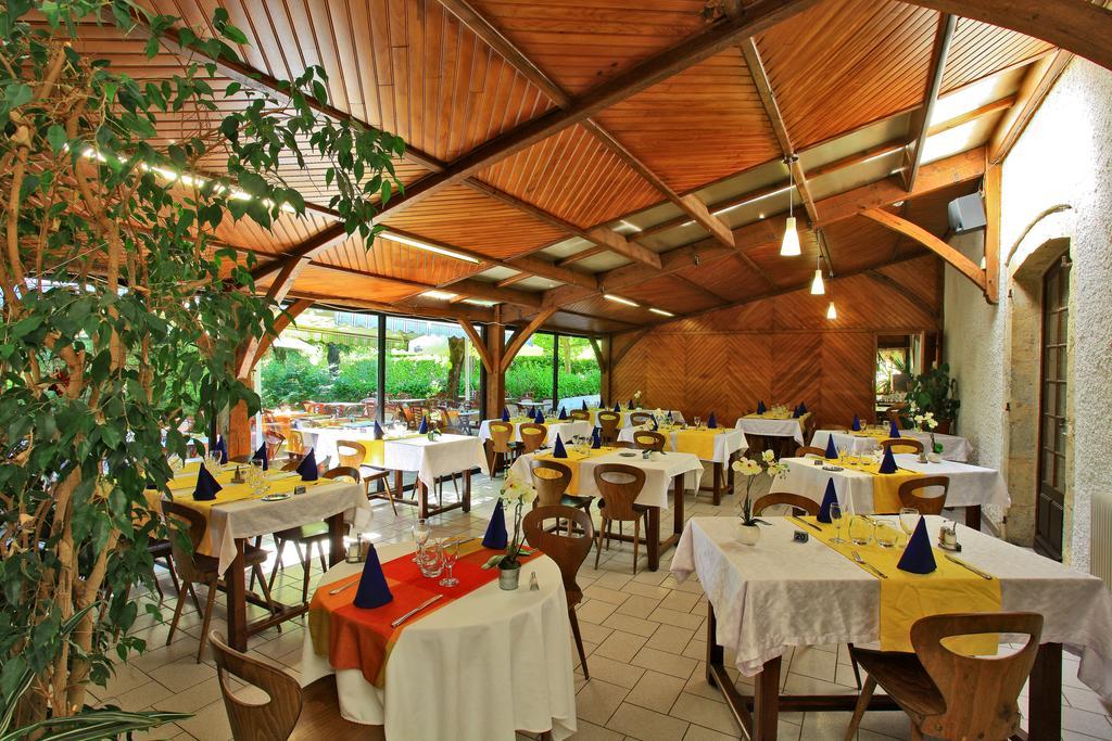 Le Clos Grand Pradines  Bagian luar foto
