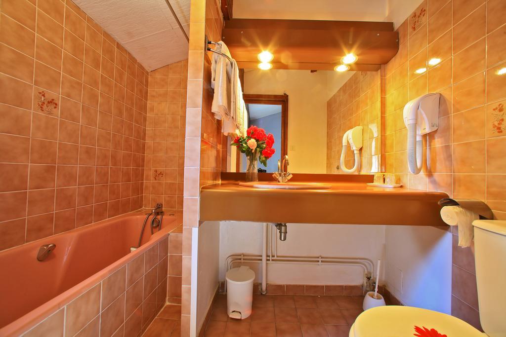 Le Clos Grand Pradines  Bagian luar foto